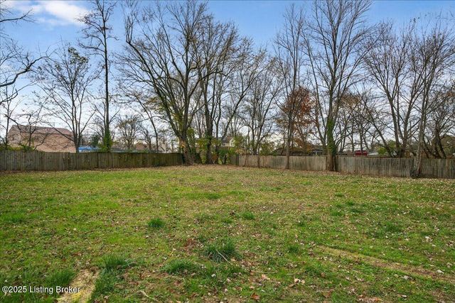 10206 Easum Rd, Louisville, KY 40299