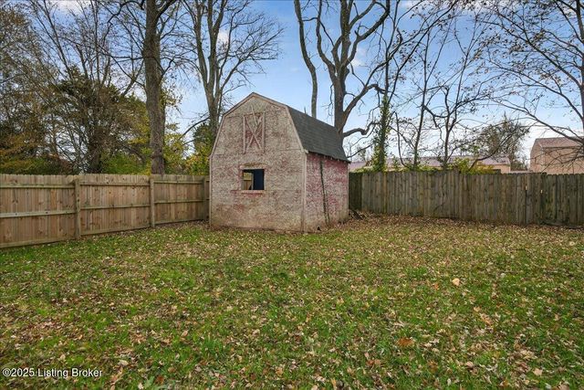 10206 Easum Rd, Louisville, KY 40299