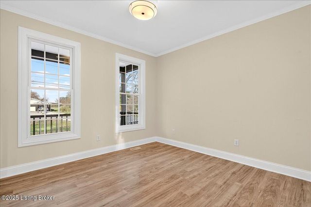 10206 Easum Rd, Louisville, KY 40299