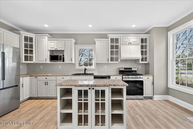 10206 Easum Rd, Louisville, KY 40299