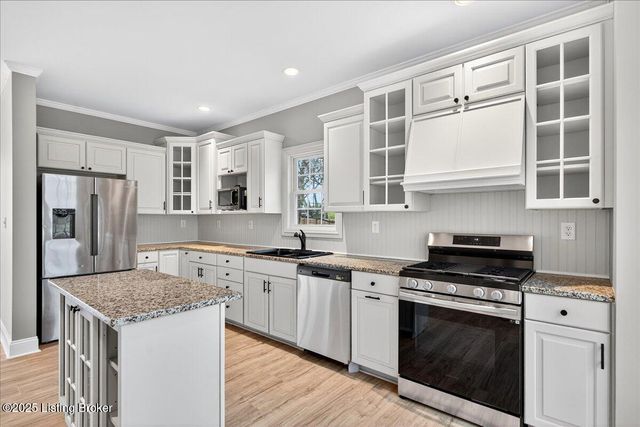 10206 Easum Rd, Louisville, KY 40299