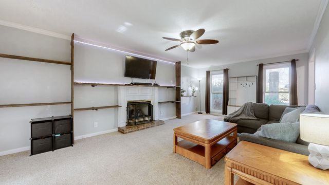 404 Boscobel Ct, Clarksville, TN 37040