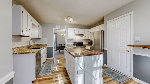 404 Boscobel Ct, Clarksville, TN 37040