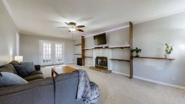 404 Boscobel Ct, Clarksville, TN 37040