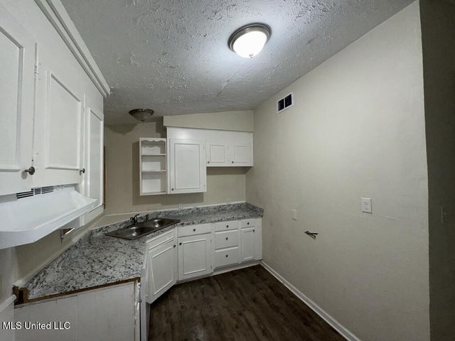 3320 Ridgeland Drive, Jackson, MS 39212