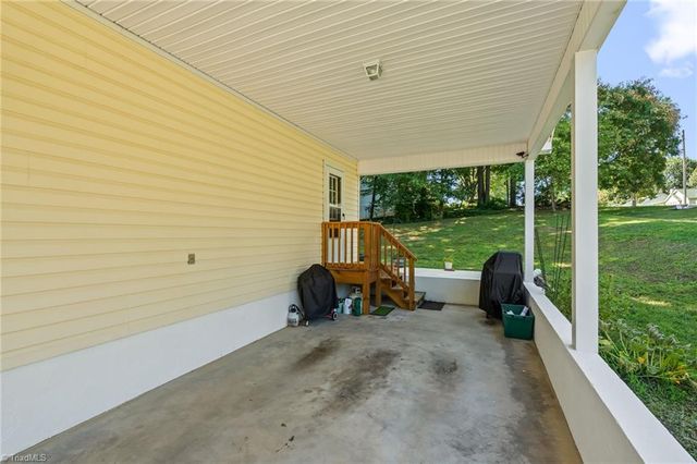 6 Oak Ridge Drive, Thomasville, NC 27360