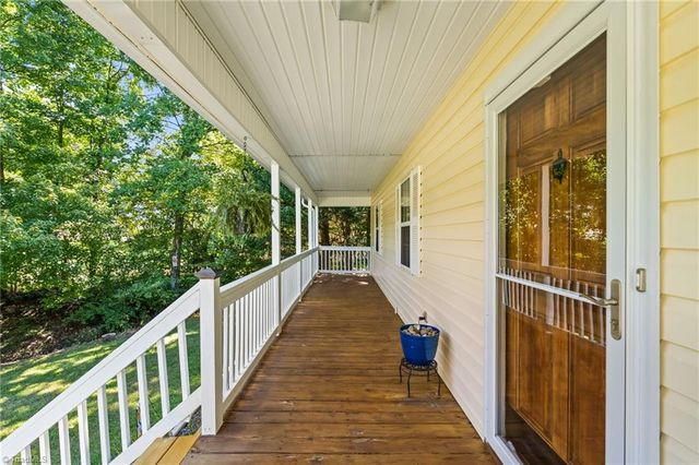 6 Oak Ridge Drive, Thomasville, NC 27360