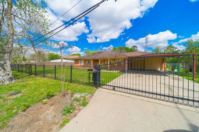 7015 Kopman Drive, Houston, TX 77061