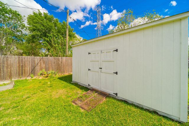 7015 Kopman Drive, Houston, TX 77061