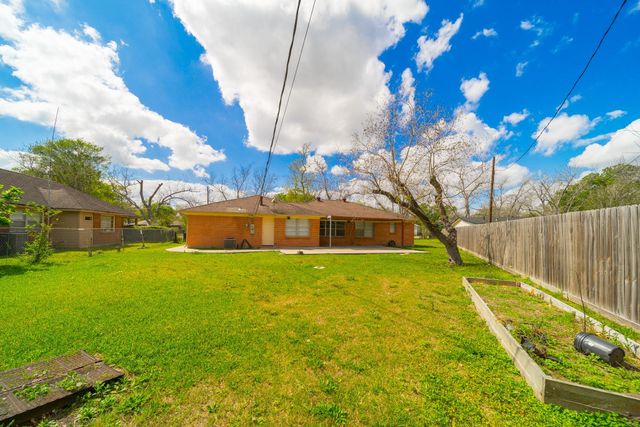 7015 Kopman Drive, Houston, TX 77061