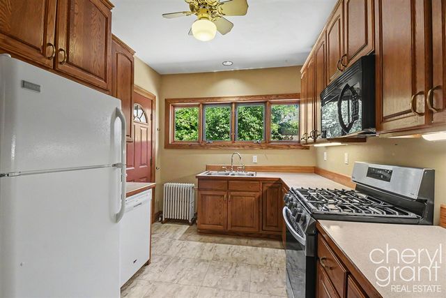 1139 Cadillac Drive, Grand Rapids, MI 49506