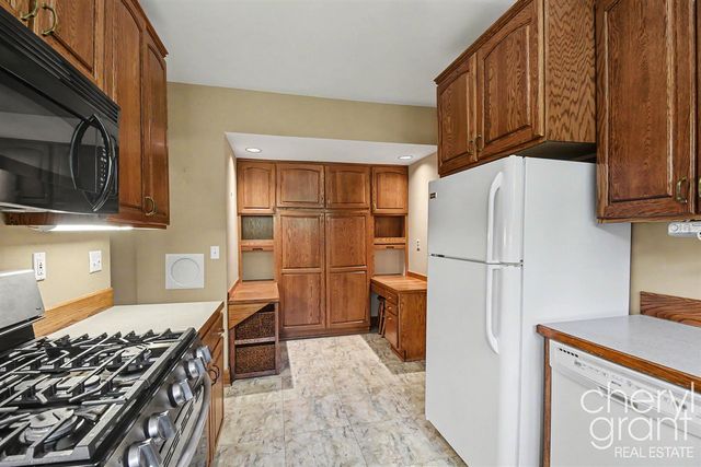 1139 Cadillac Drive, Grand Rapids, MI 49506