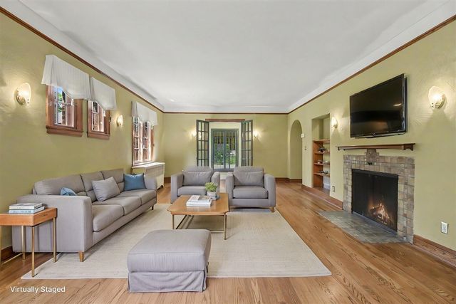 1139 Cadillac Drive, Grand Rapids, MI 49506