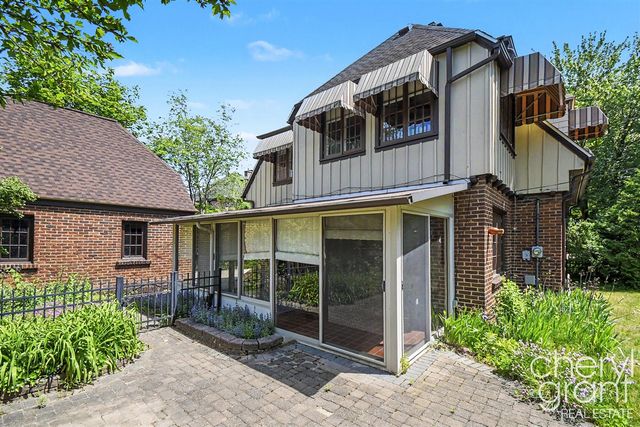 1139 Cadillac Drive, Grand Rapids, MI 49506