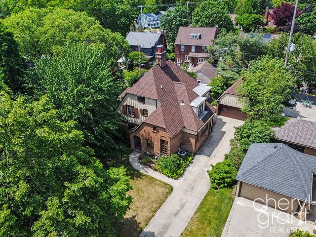 1139 Cadillac Drive, Grand Rapids, MI 49506