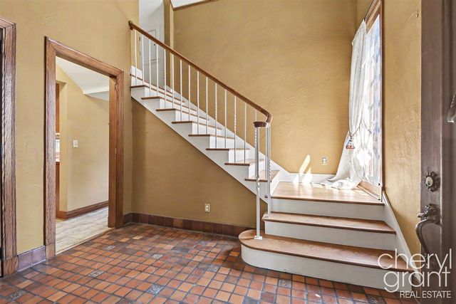 1139 Cadillac Drive, Grand Rapids, MI 49506
