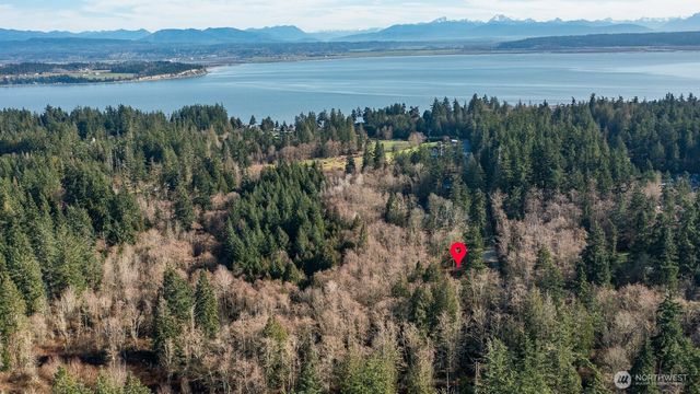 105 N Sunrise Boulevard, Camano Island, WA 98282