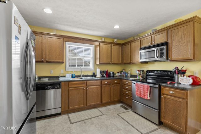 1452 Windfield Drive, Morristown, TN 37813