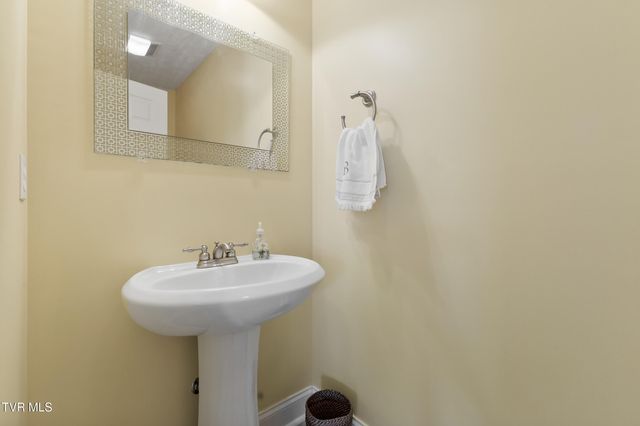 1452 Windfield Drive, Morristown, TN 37813