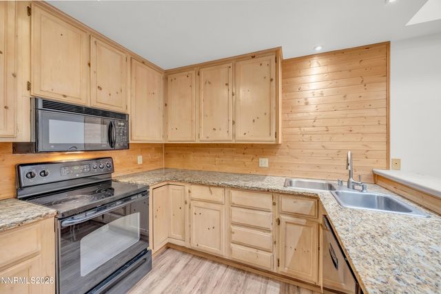 985 Aspen Grove Circle, Minden, NV 89423