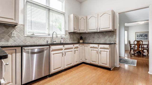7853 Clearwater Parkway, Indianapolis, IN 46240