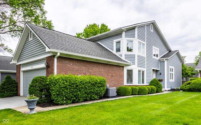 7853 Clearwater Parkway, Indianapolis, IN 46240