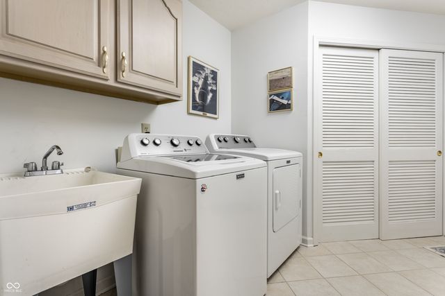 7853 Clearwater Parkway, Indianapolis, IN 46240