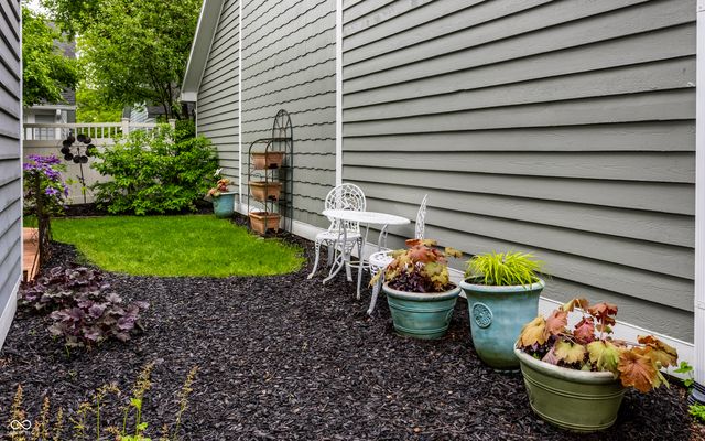 7853 Clearwater Parkway, Indianapolis, IN 46240