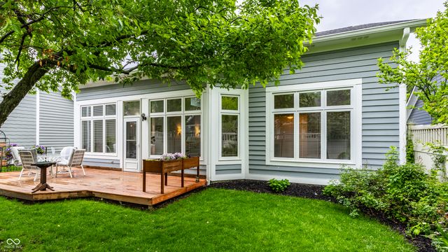 7853 Clearwater Parkway, Indianapolis, IN 46240