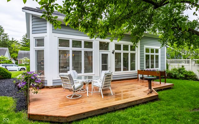 7853 Clearwater Parkway, Indianapolis, IN 46240