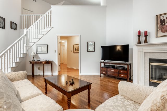 7853 Clearwater Parkway, Indianapolis, IN 46240