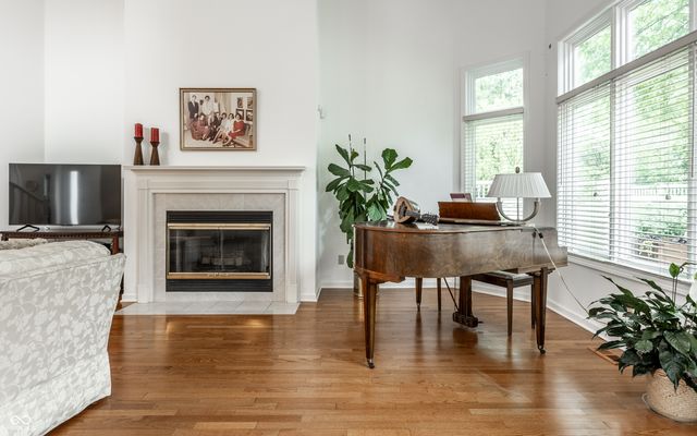 7853 Clearwater Parkway, Indianapolis, IN 46240