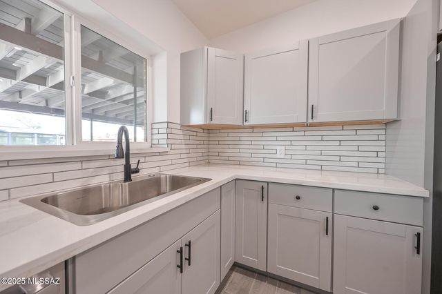 4131 E Glenn Street, Tucson, AZ 85712