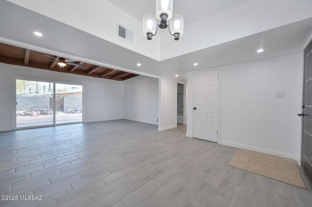 4131 E Glenn Street, Tucson, AZ 85712