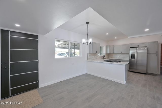 4131 E Glenn Street, Tucson, AZ 85712