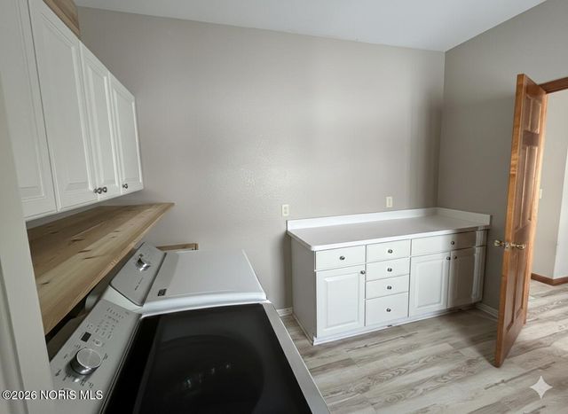 1404 Muirfield Drive, Bowling Green, OH 43402