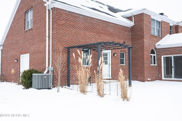 1404 Muirfield Drive, Bowling Green, OH 43402