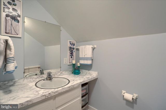 97 ONEIDA RD, Camp Hill, PA 17011