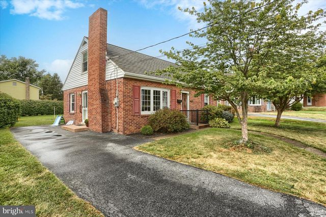97 ONEIDA RD, Camp Hill, PA 17011