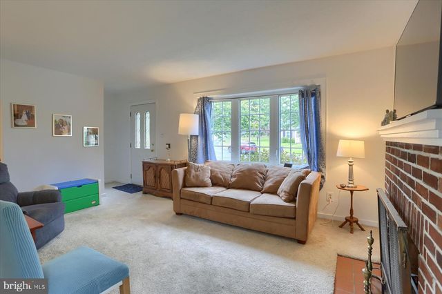 97 ONEIDA RD, Camp Hill, PA 17011