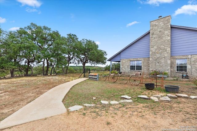 300 Logans Way, Blanco, TX 78606