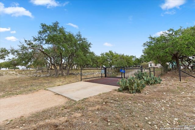 300 Logans Way, Blanco, TX 78606