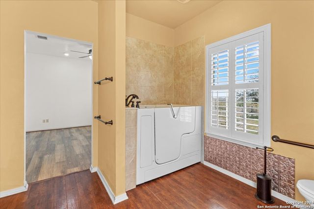 300 Logans Way, Blanco, TX 78606