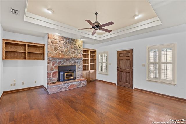 300 Logans Way, Blanco, TX 78606