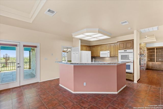 300 Logans Way, Blanco, TX 78606