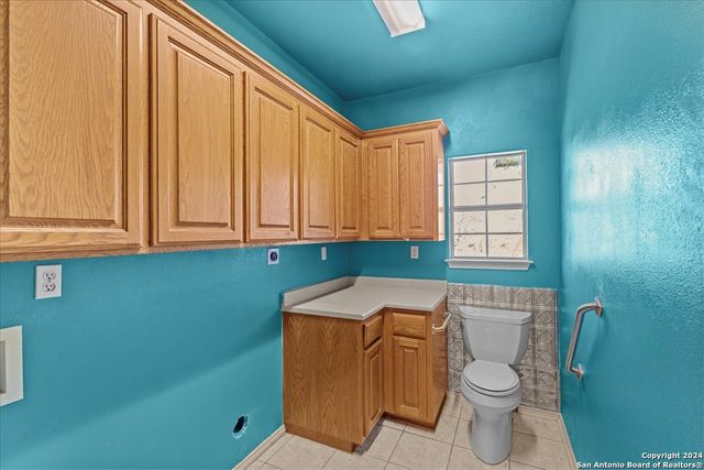 300 Logans Way, Blanco, TX 78606