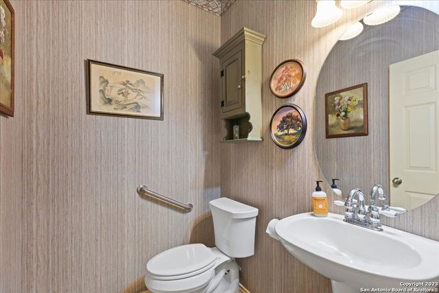 300 Logans Way, Blanco, TX 78606