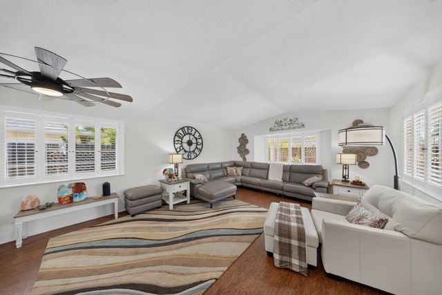 283 Brewster Ave, Sacramento, CA 95831