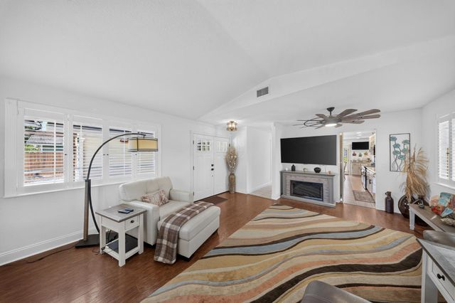 283 Brewster Ave, Sacramento, CA 95831