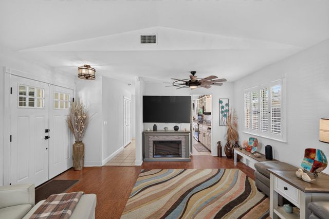 283 Brewster Ave, Sacramento, CA 95831